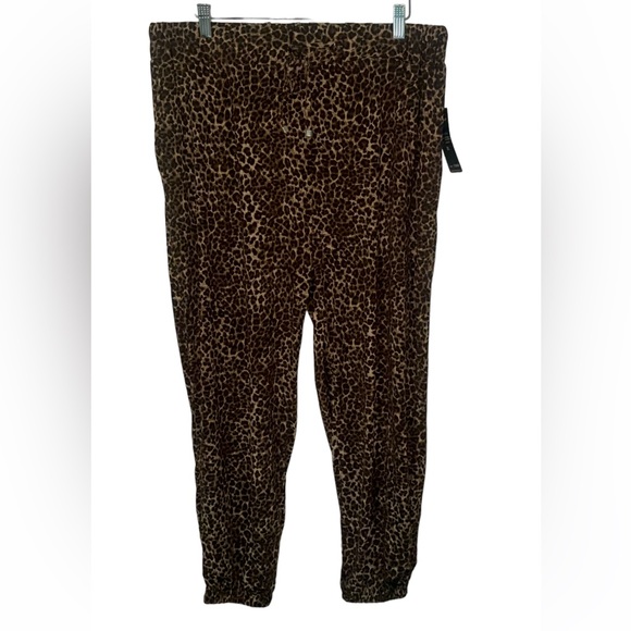 Woman’s Cheetah Print Joggers - Picture 1 of 11